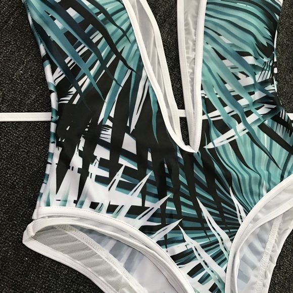 B2G1❤️Tropical Leaf One Piece Swimsuit - Picture 6 of 6